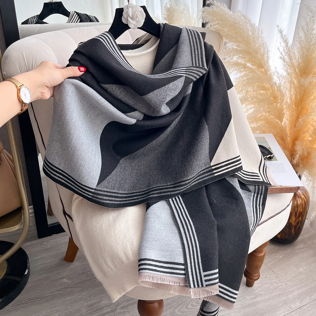 Ladies Color Block Shawl Scarf Soft Knit Wrap Warm Autumn Winter Long Stole Fashion Shoulder Cover Casual Travel Outerwear