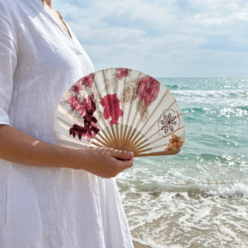 Portable Retro Japanese Shell Folding Fan Shell Shape Flower Pattern Handheld Fan Wooden Handle Delicate Dance Fan Gift Giving