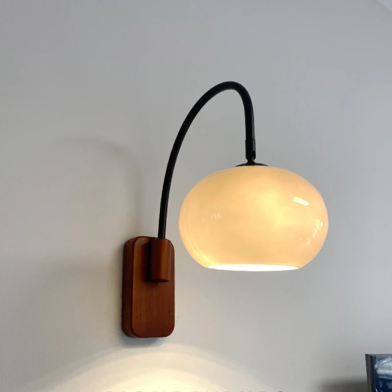 Simple persimmon wall lamp, fashionable artistic atmosphere, reading lamp, French retro wooden art, bedroom bedside lamp