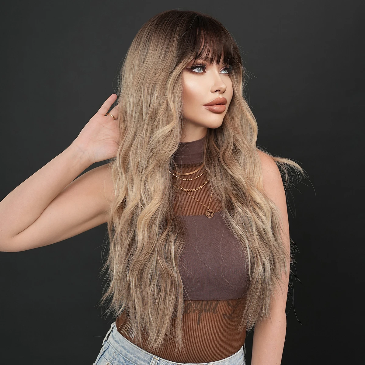 7JHH WIGS Syntetyczna luźna falowana brązowa peruka z ciemnymi korzeniami Wysoka gęstość Body Wavy Hair Peruki dla kobiet Party Halloween Costume