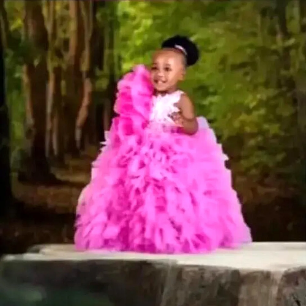 

Chic Ruffles Flower Girl Dress For Wedding Tiered Baoo Gowns Hot Pink Fuchsia First Comunion Dress Kids Birthday Gowns