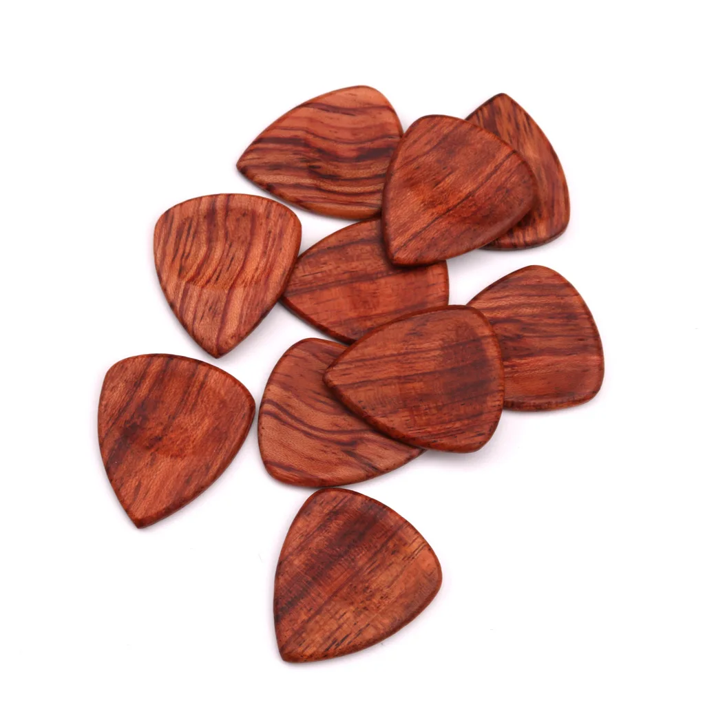 1Pcs Wood Acoustic Guitar Picks Plectrums Red Sandalwood Rosewood Heart Shape Picks Timber Tones Guitar Accessories wholesale