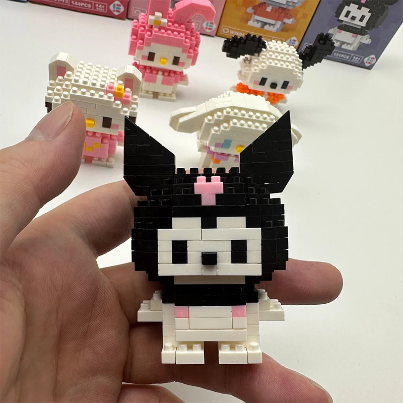 Sanrio-bloques de construcción de Hello Kitty para niños, Mini figuras de acción de Cinnamoroll Kuromi, juguetes de montaje, ladrillos, regalos de