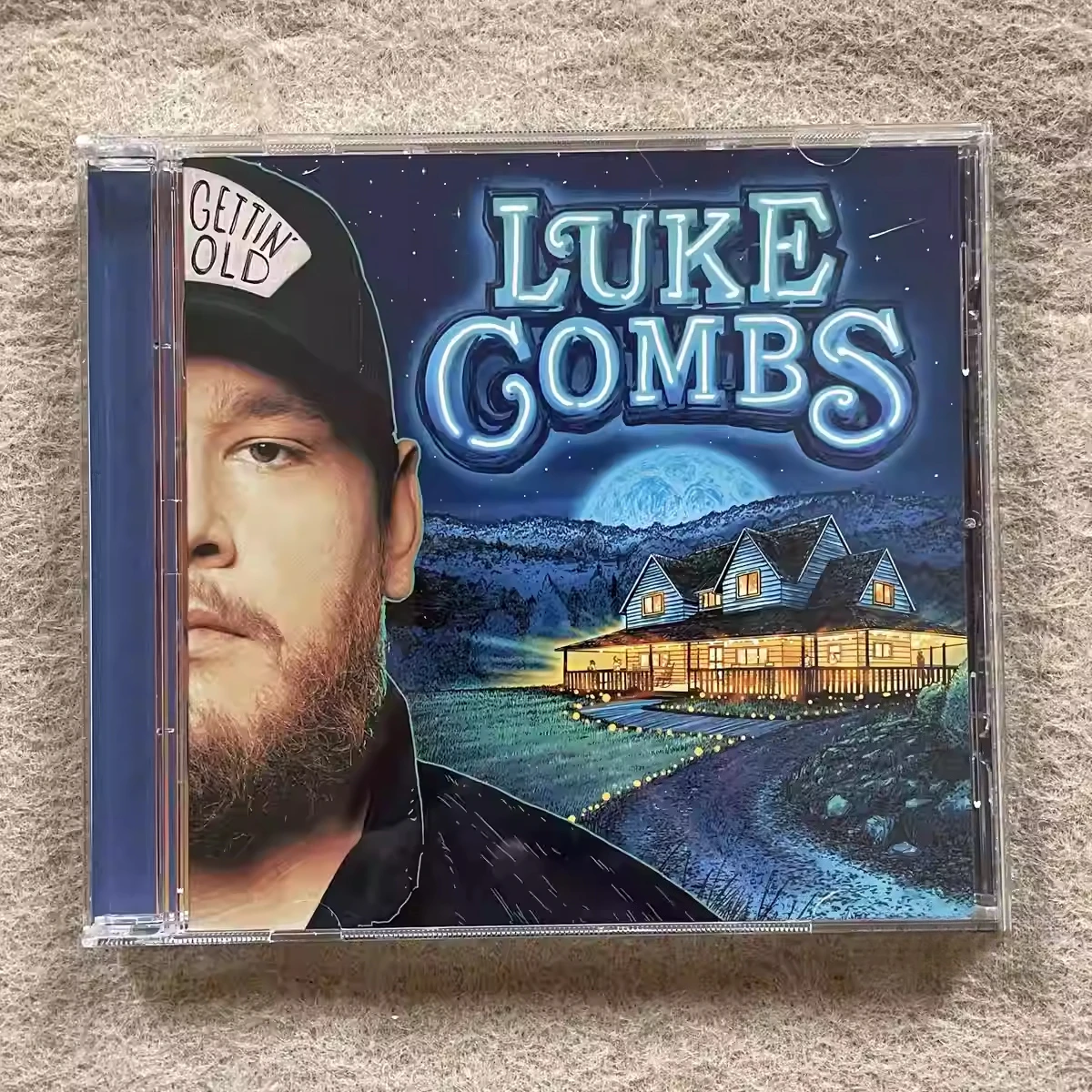 

CD Classic Country Album Luke Combs Music CD Gettin’ Old Music Record King of Country Cosplay Walkman Car Soundtracks Box Gifts