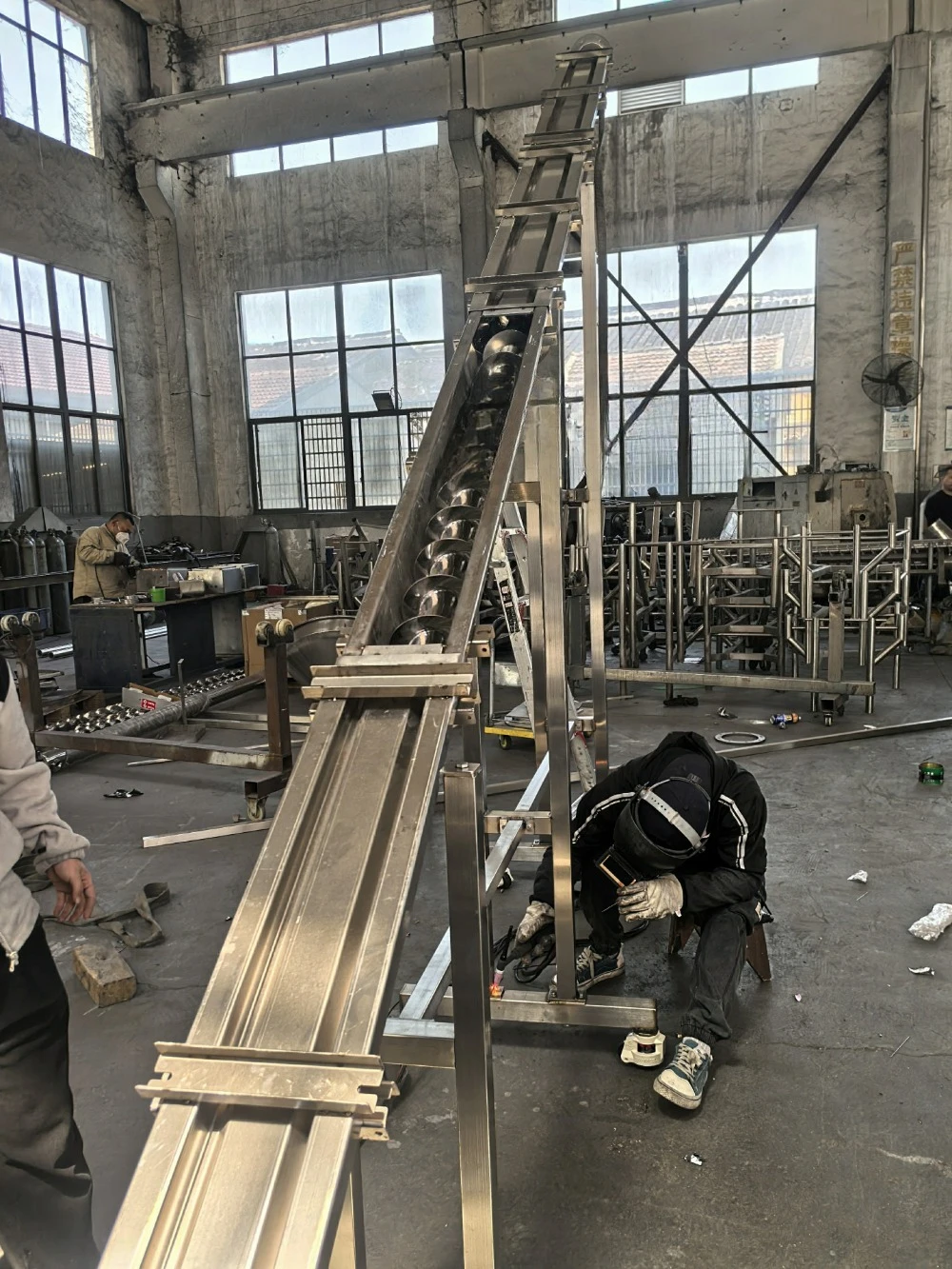 Feeder Height Discharge Adjusted Screw Feeder Inclined Screw Conveyor Machine for Powder and Granule Transfer