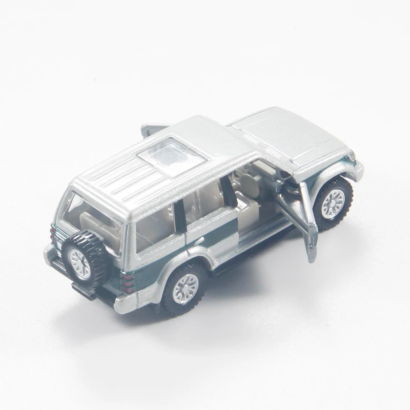 TAKARA TOMY-Tomica Mitsubishi Bobcat Pajero Off-Road SUV Modelo de Veículo Motorizado, Mini Carro de Liga Fundido, Presente de Brinquedo Infantil