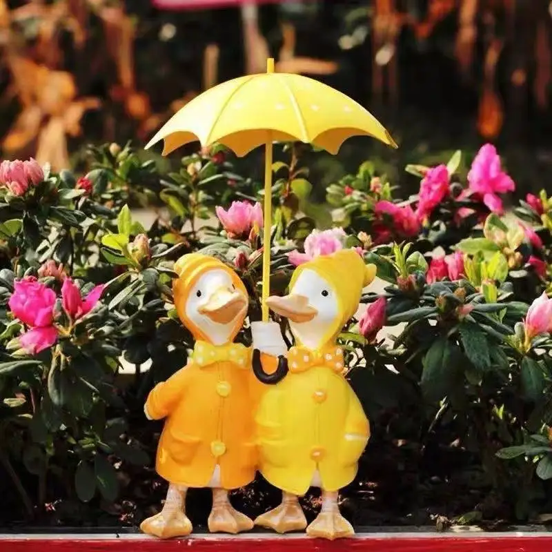 Cartoon Resin Duck Holding Umbrella Figurine Outdoor Garden Yard Ornament Cute Animal Statue Lawn Resin Craft Decor