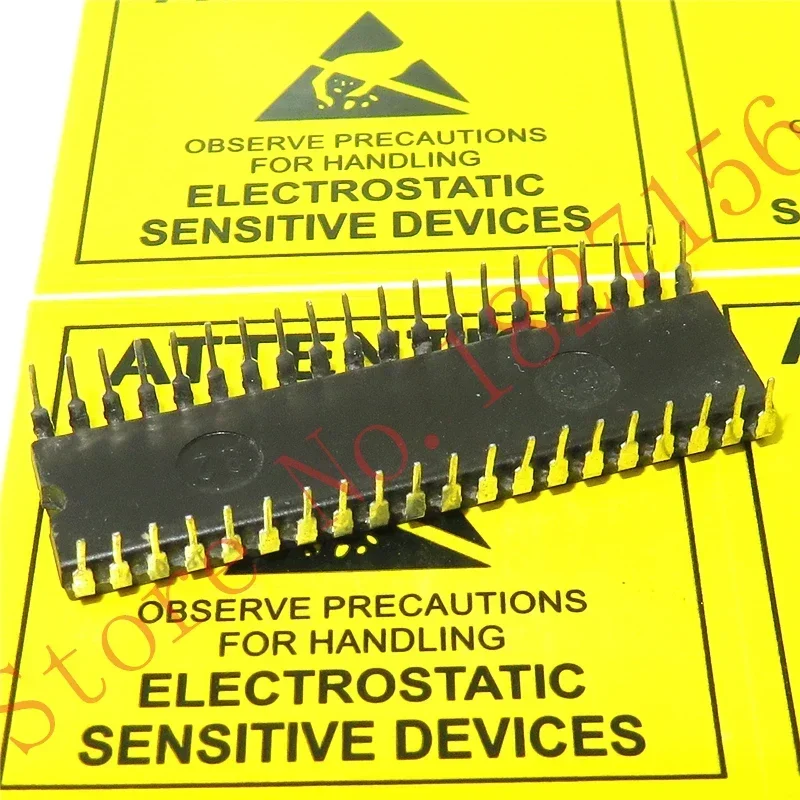 5pcs D780C-1 D780C UPD780C-1 DIP40