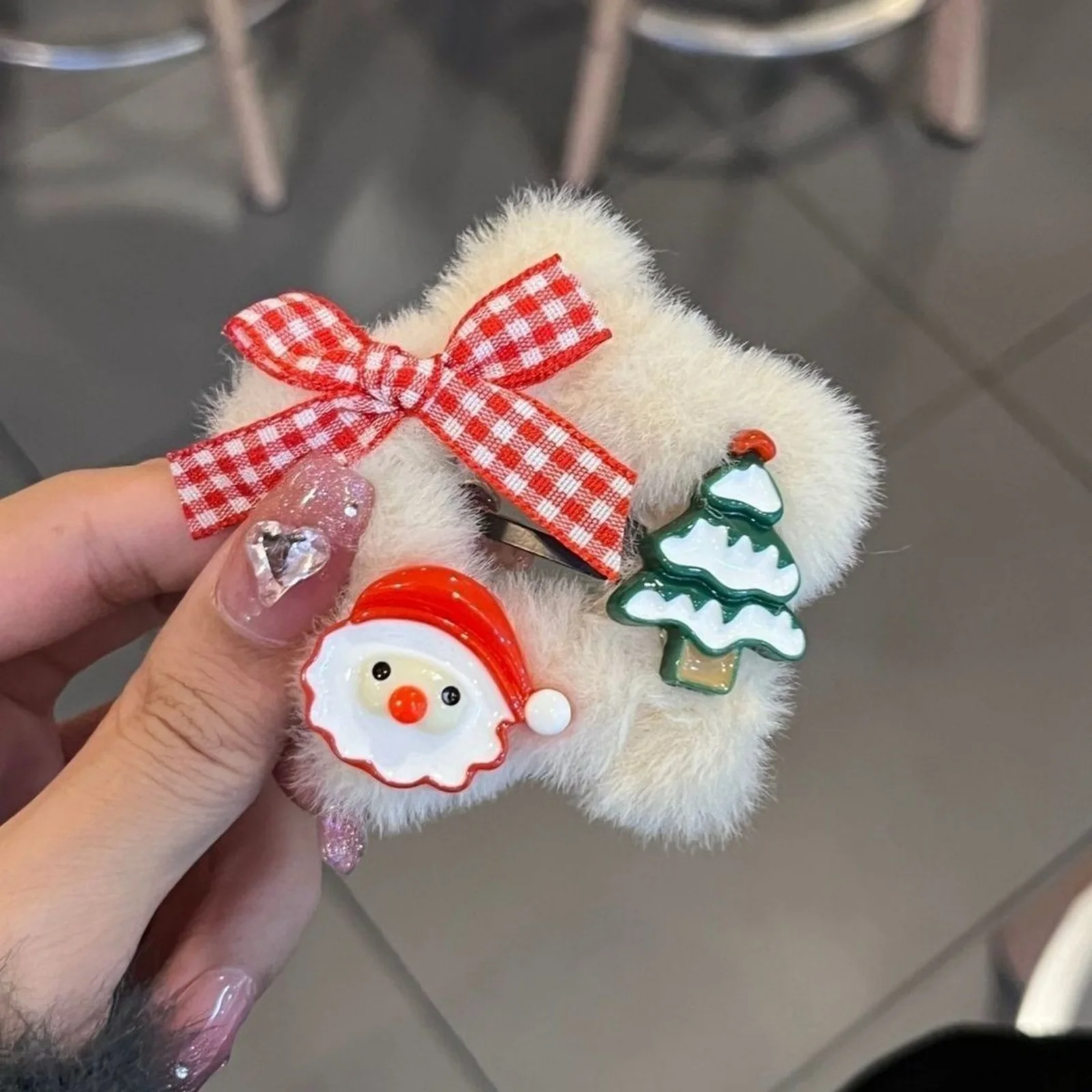 Simpatiche fermagli per capelli in peluche di Natale: design di Babbo Natale e albero di Natale, accessori per capelli festivi per donne e ragazze, perfetti per feste e tutti i giorni