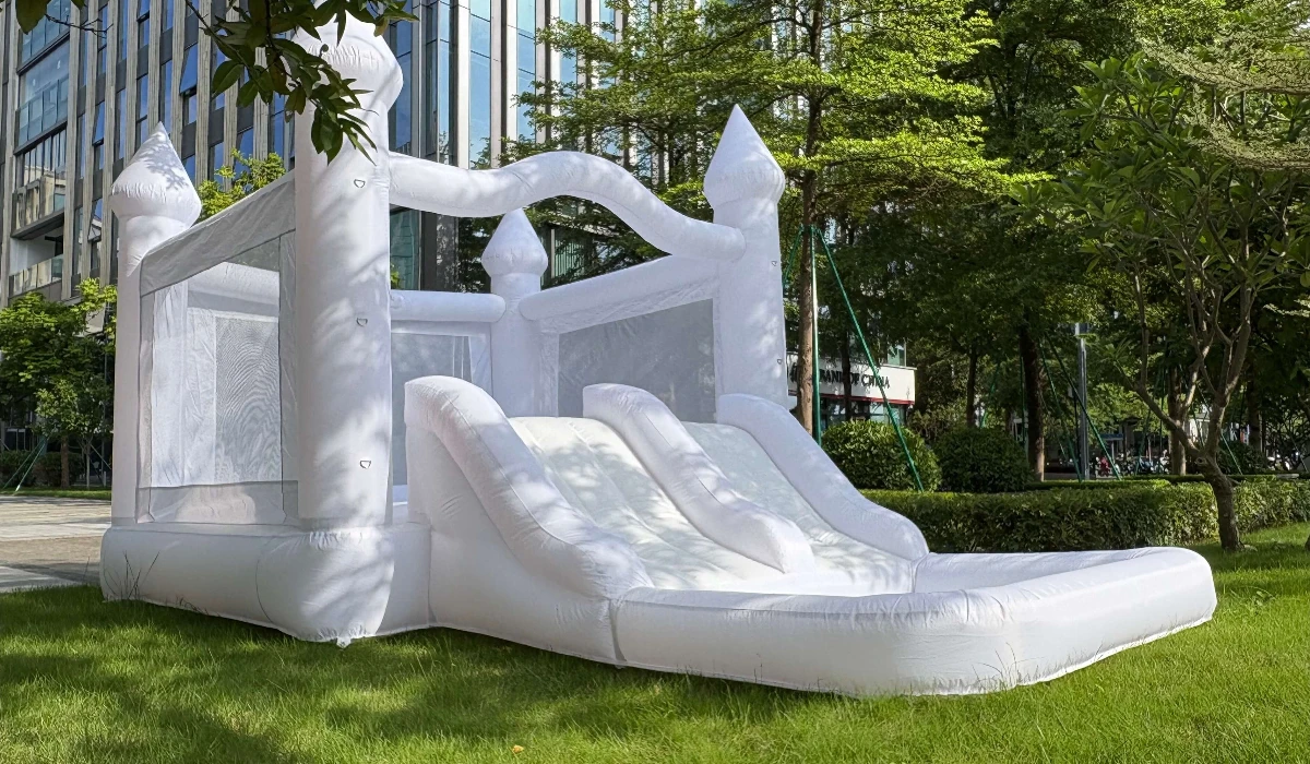 Castillo hinchable blanco, casa para saltar, tobogán para niños, casa hinchable con juguetes al aire libre con bomba de aire sopladora