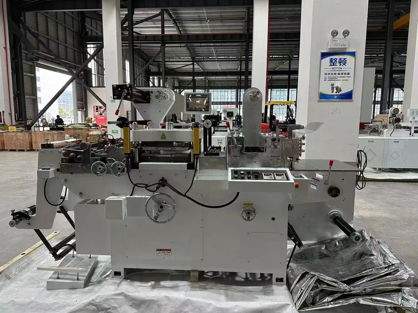 ZONTEN MQ450 Label Sticker Flat Bed Die Cutting Slitting Machine with Hot Stamping Lamination and Punching CN