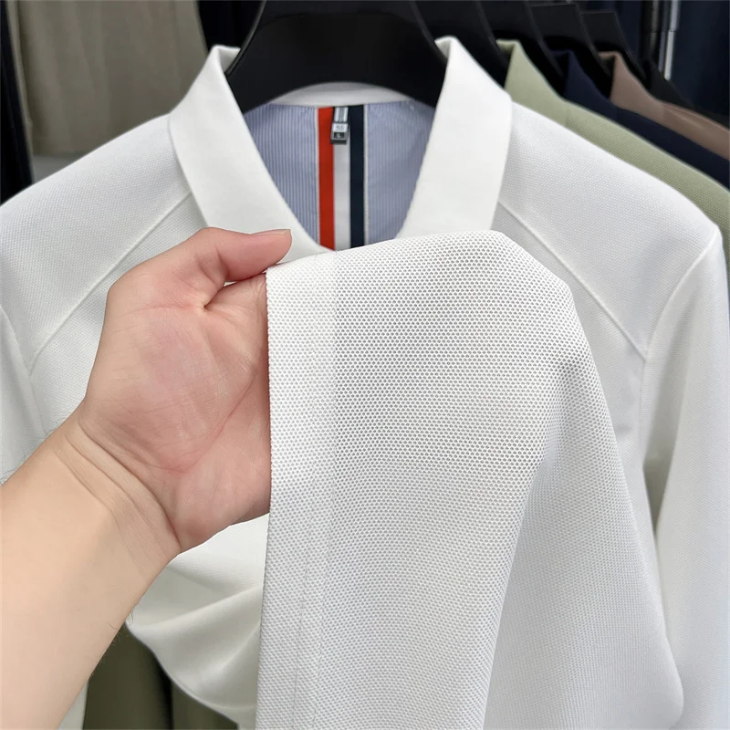 Designer-Stil Herren Langarm-Poloshirt mit Knopfleiste und Revers, Exquisites Muster-Stickerei, Herbst Neue Business-Casual Herrenbekleidung – Detail 3