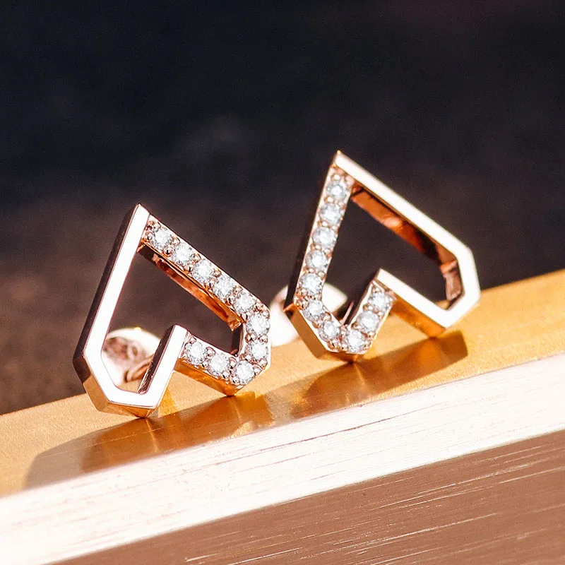 

Provence 18K Rose Gold Half Pave Heart Contour Earrings With Round Moissanites For Lady‘s Jewelry Fashion Stud Earrings