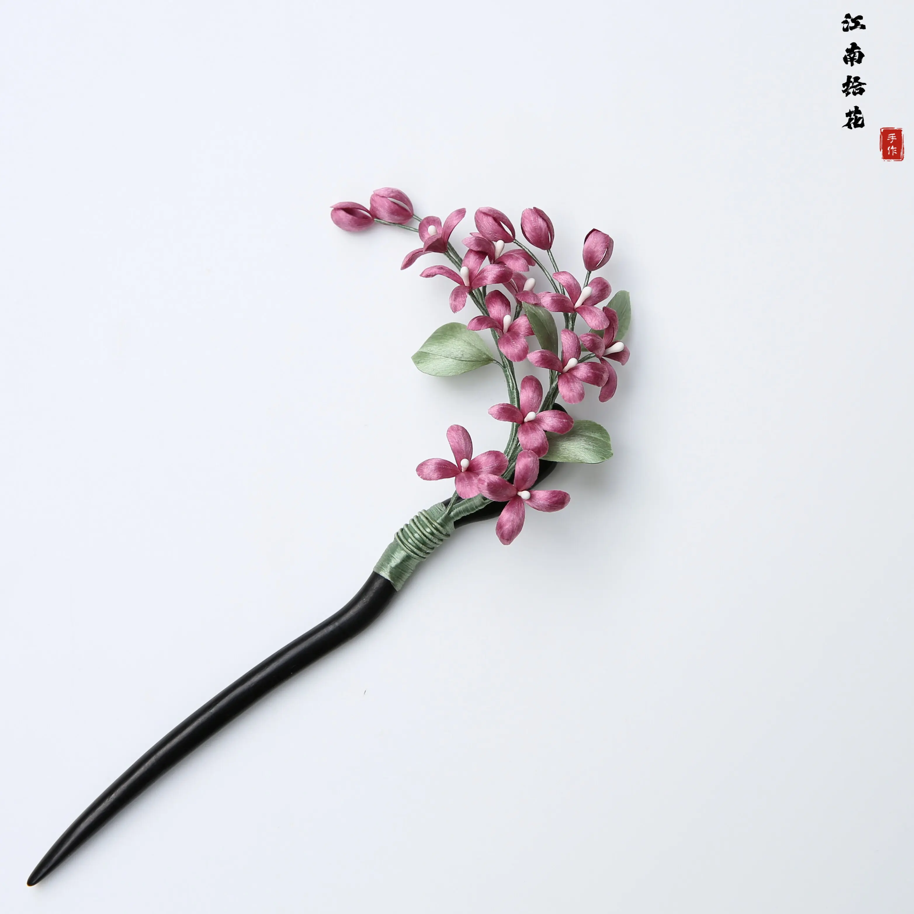 Handmade Intangible Heritage Lilac Velvet Hairpin, Vintage Sandalwood Updo Headdress for Daily Hanfu