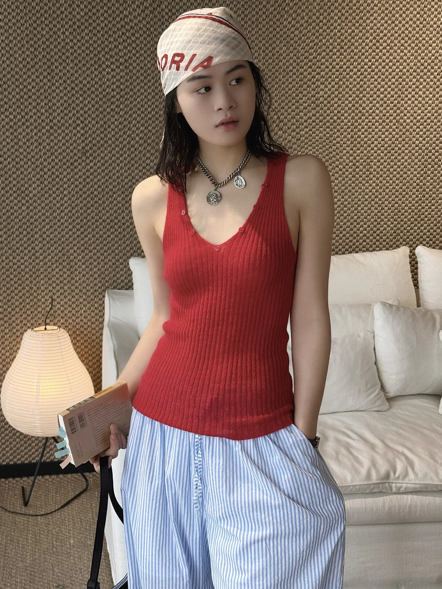 Summer New Korean Fashionable Design Style V-neck Splicing Button Knitted Wool Tank Top Slim Fit for Women