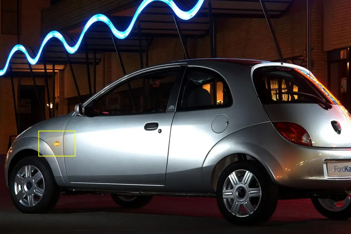 Una coppia di lenti nere ambrate LED indicatore di posizione laterale luce ripetitore per Ford Ka Fiesta Mondeo Transit Tourneo