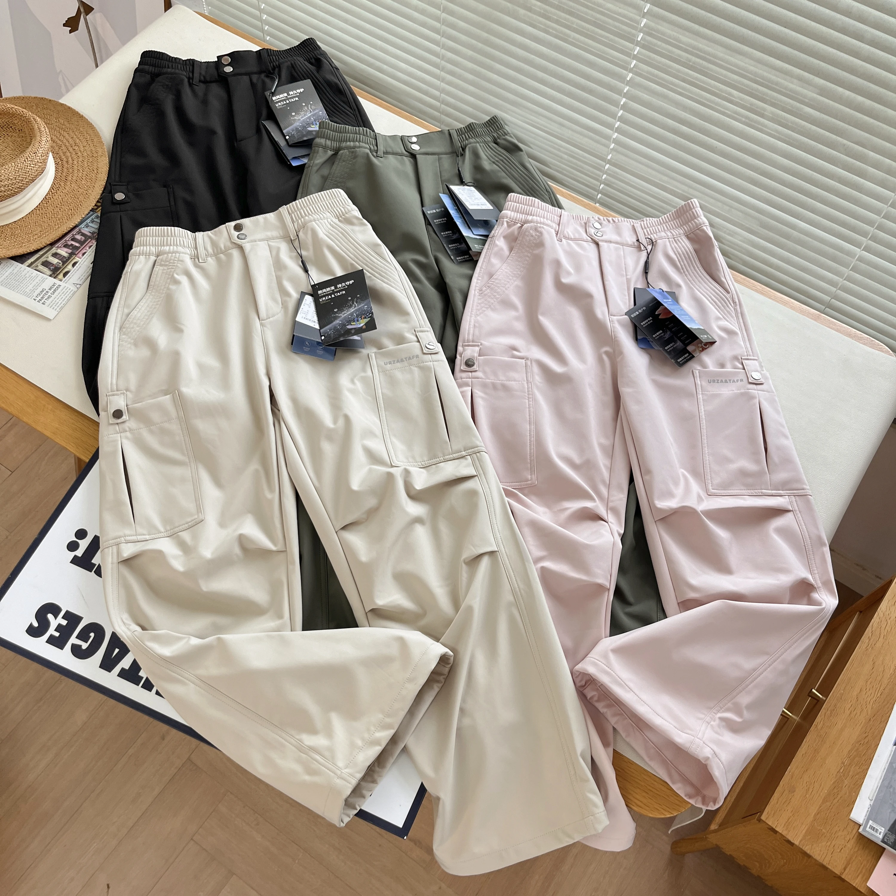 Outdoor Softshell Fleece Lined Waterproof Hiking Trousers Windproof Three-Proof Ladies Casual Pants High Waist Button Closure