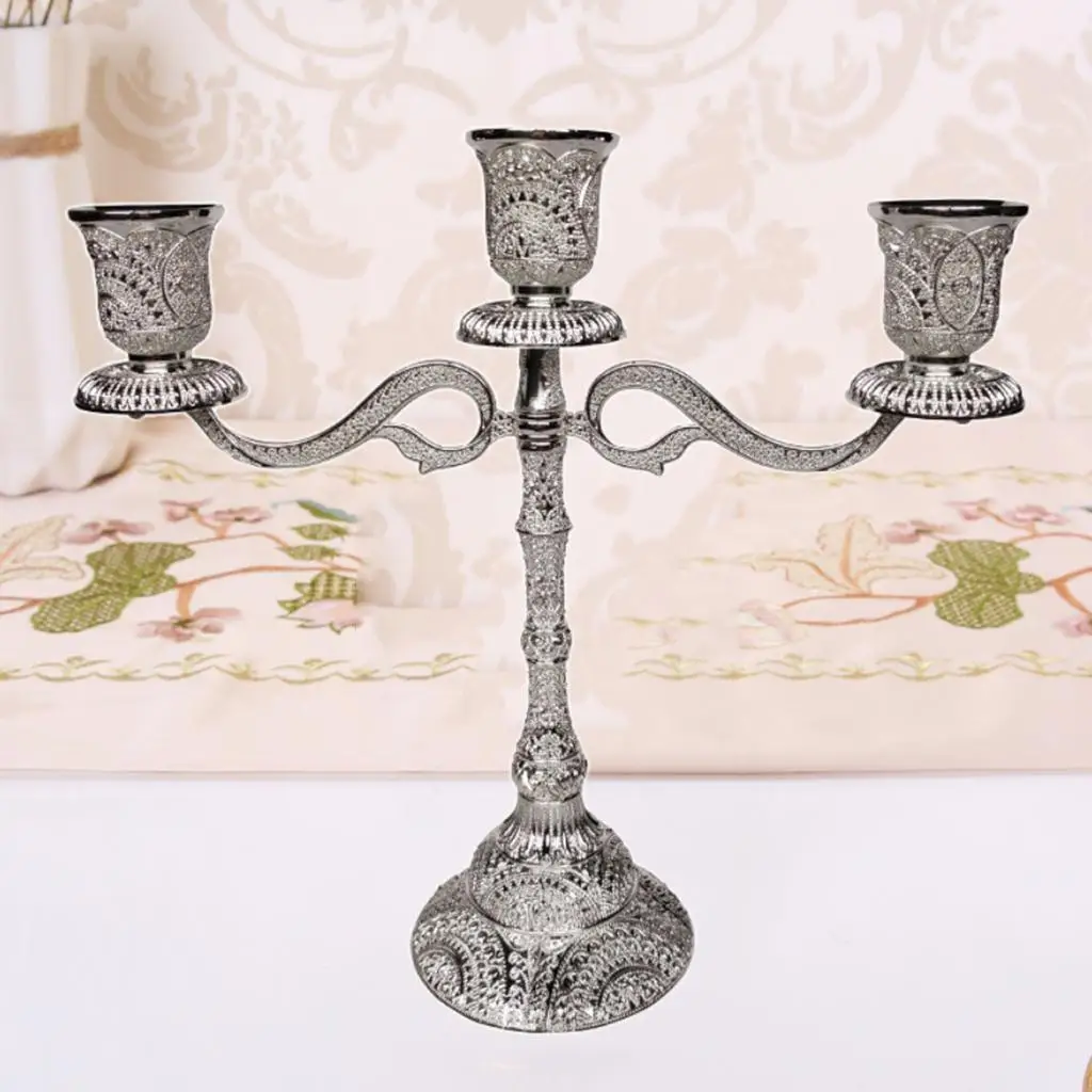 Modern Zinc Alloy Candlestick Candelabrum Centerpiece for Wedding Table Decoration and Room Ornaments