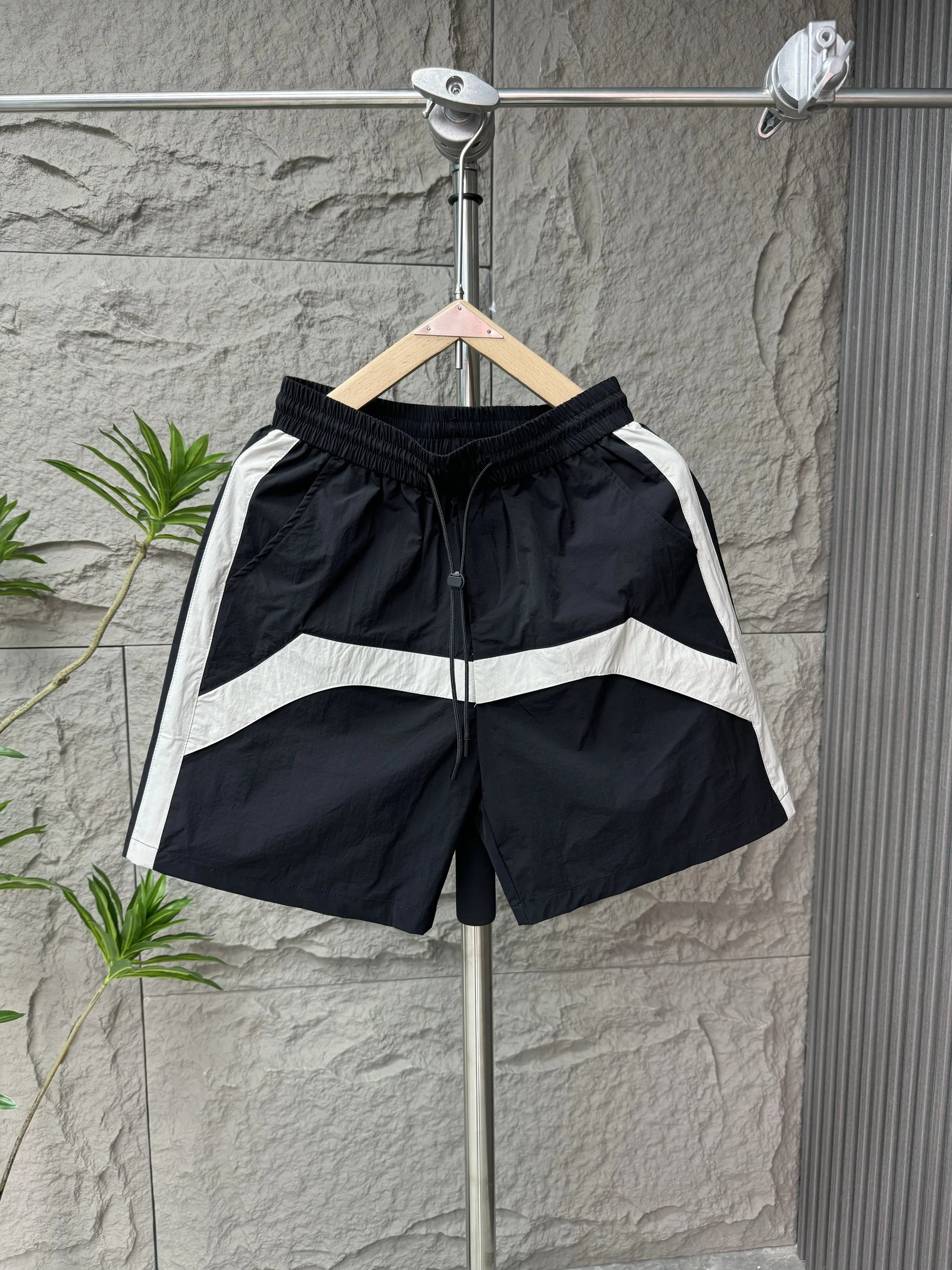 

Новые летние мужские повседневные брюки, модная универсальная модная рабочая одежда, высококачественная удобная прямая длина пять четвертей...