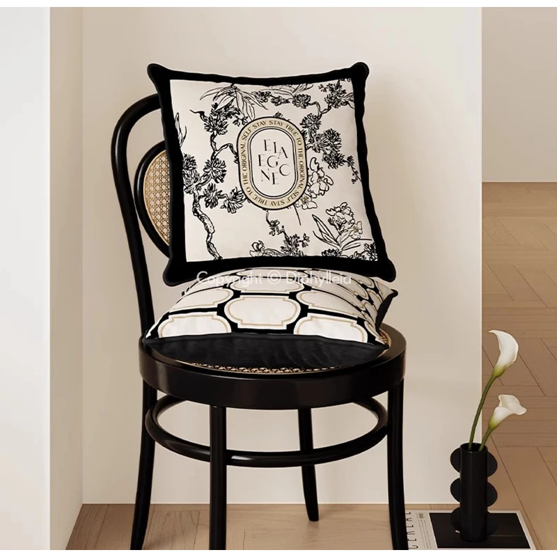 Diphylleia Moroccan Manor Retro Black And White Geometry Cushion Cover Lush Velvet Decorative Throw Pillow Case Chic Home Decor