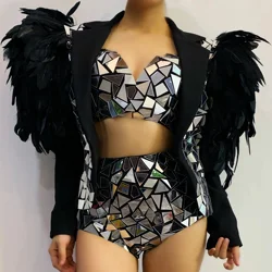 Costume da concerto per cantante da donna Costume da spettacolo esagerato con piume nere cappotto a specchio argento con paillettes Bikini Nightclub Stage Dance Outfit