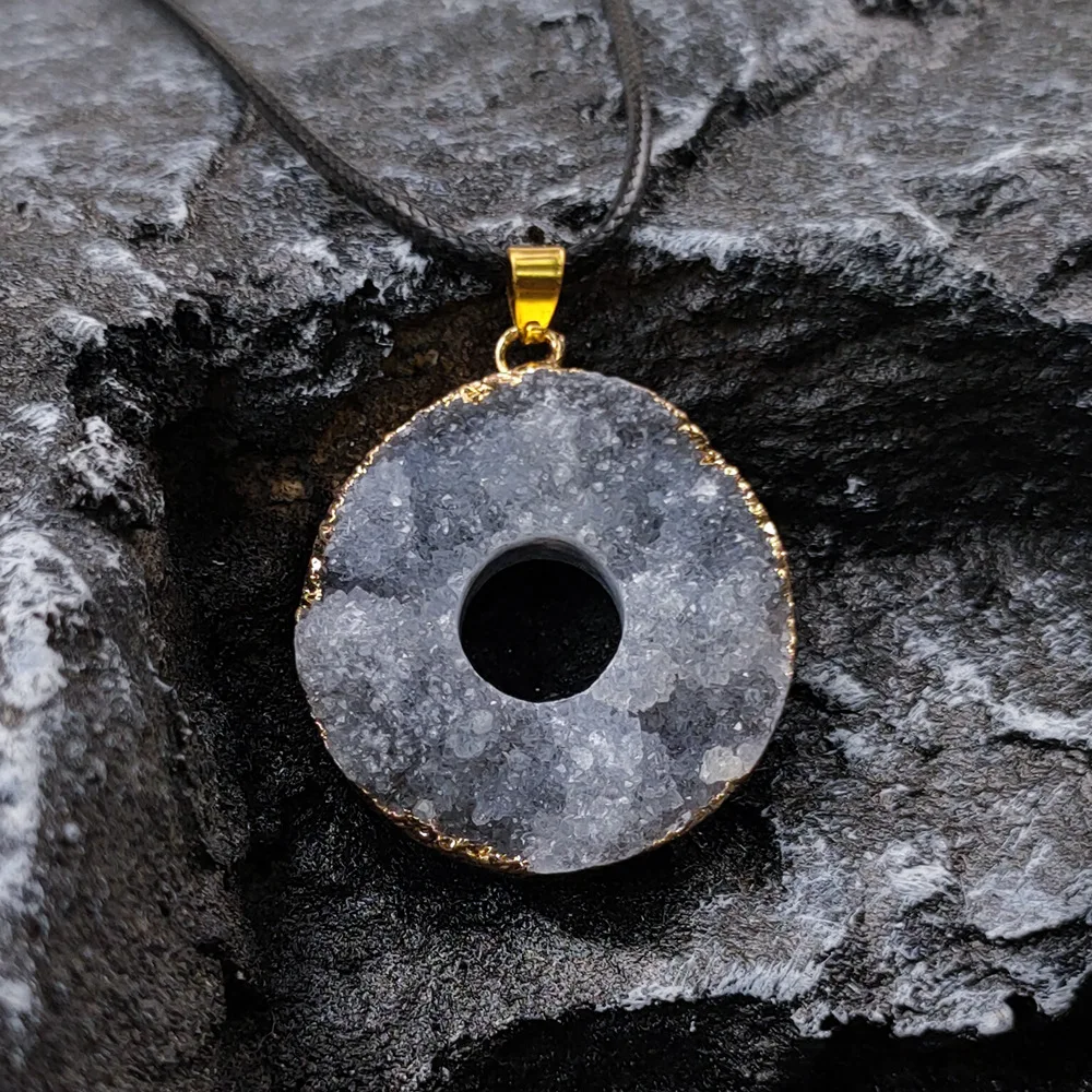 Cross-border jewelry Natural sun Milky Way agate cluster rough stone pendant Electroplating hemming ring necklace Sweater chain