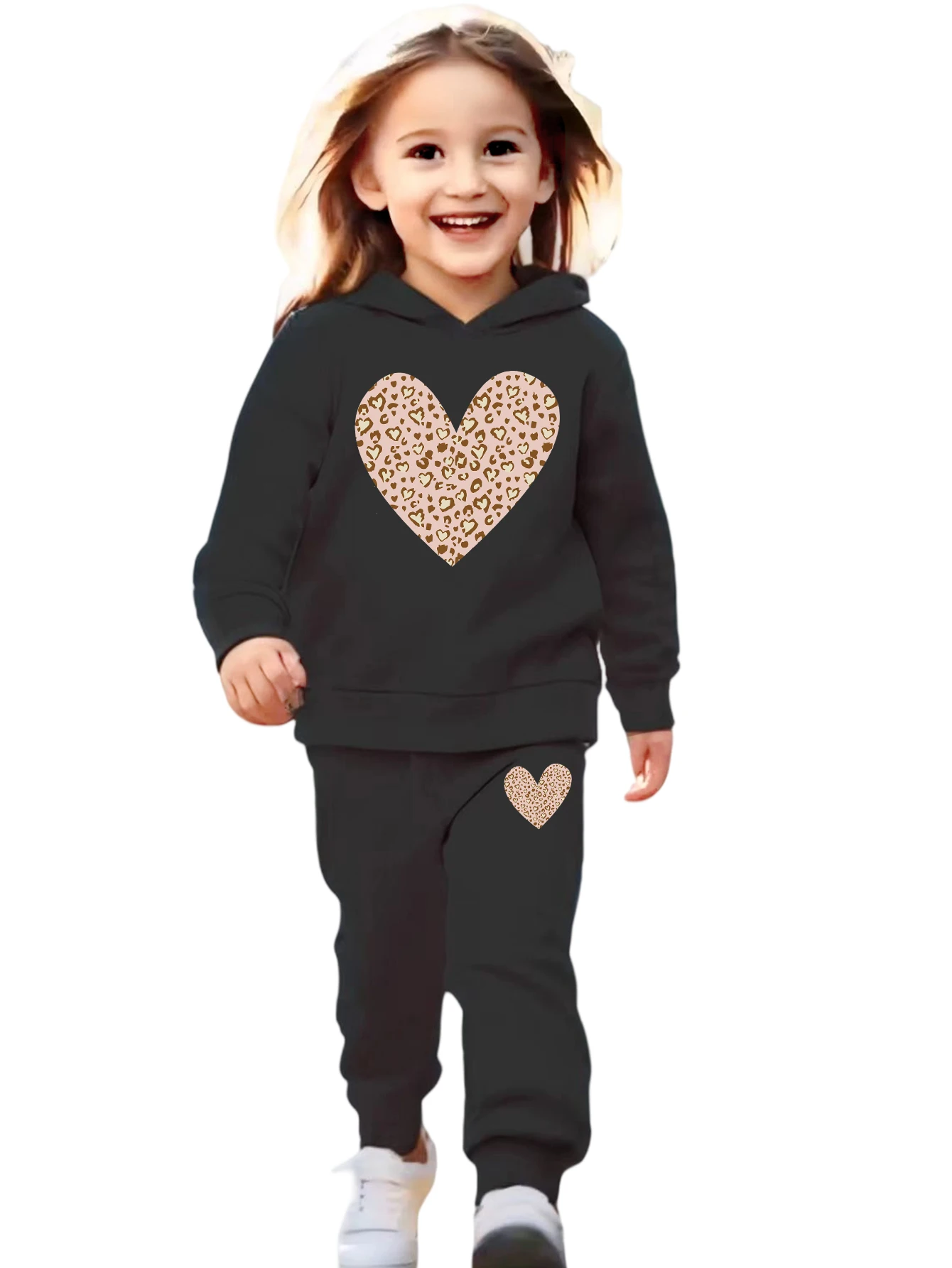 

A two-piece sports hoodie set for girls in autumn and winter, with a printed hooded top and long pants