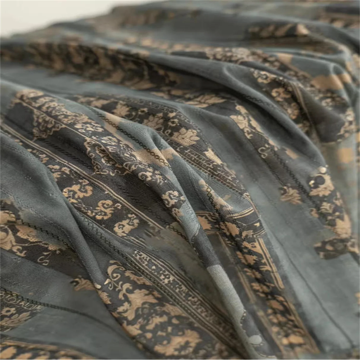 

Retro blue mottled contrasting printed fabric, soft shirt skirt, pants clothing designer fabric.2.