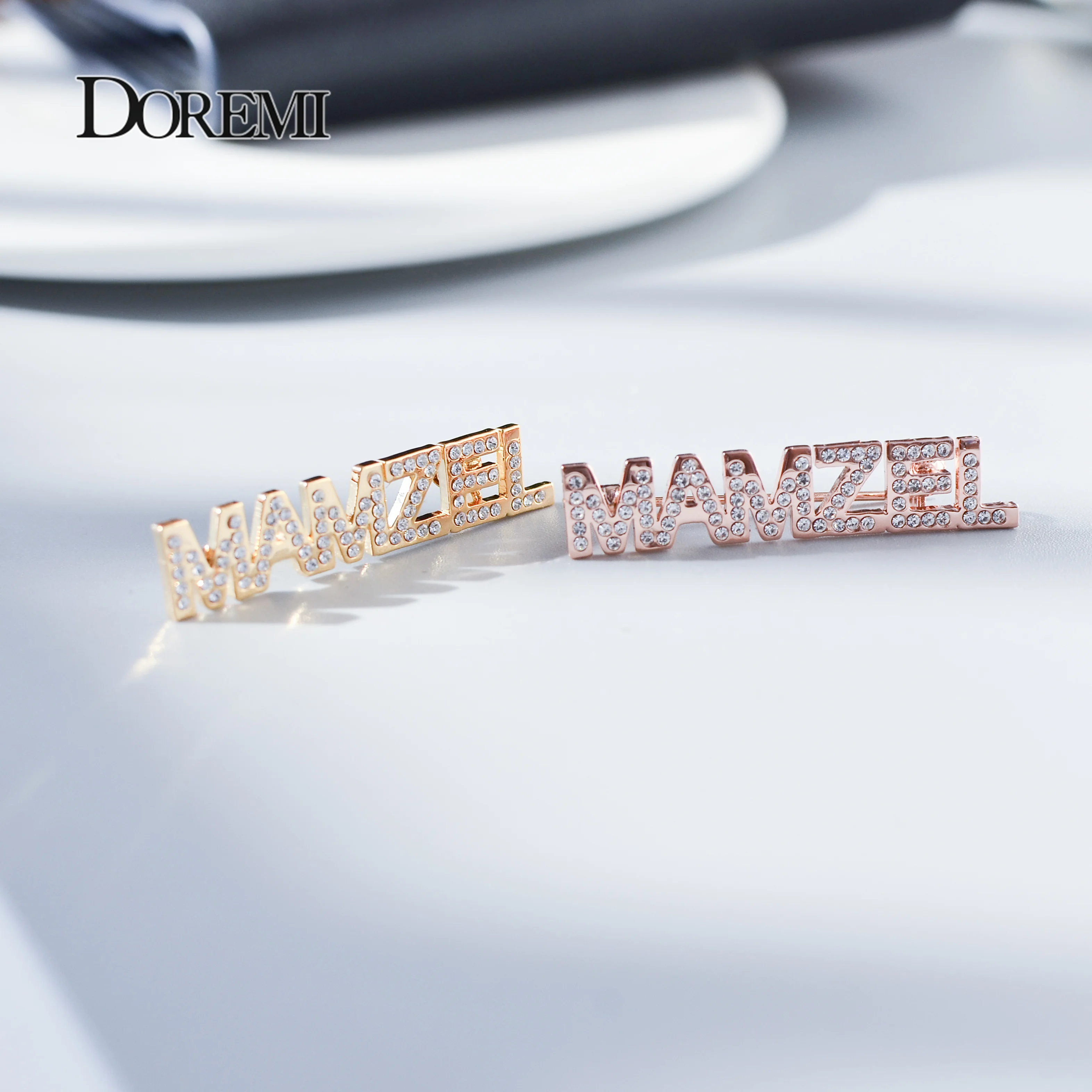 DOREMI Stainless Custom Name Brooch Crystal Brooch for Women Men Children Personalized Brooch with Names Initial Letters Arabic