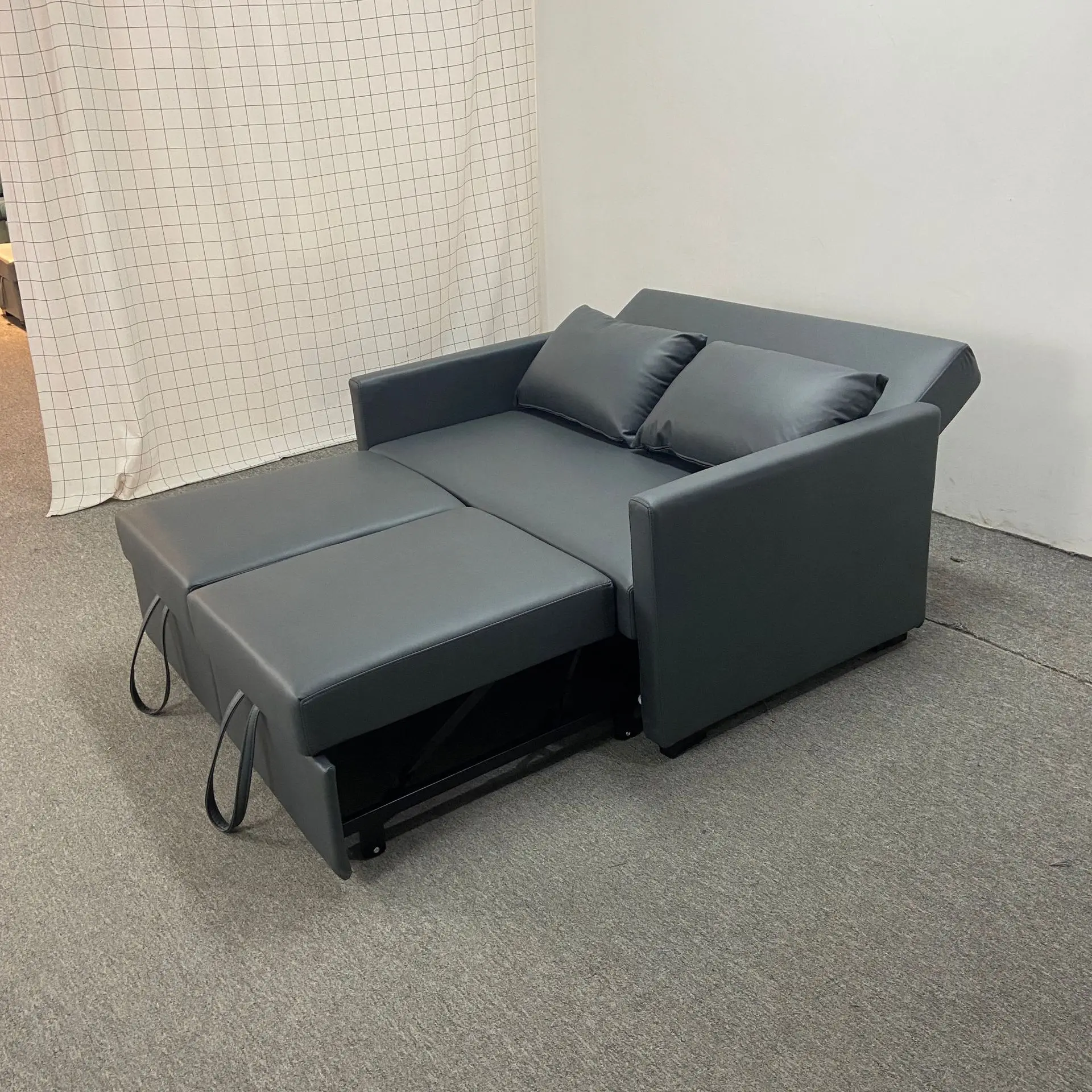 Składana, rozkładana skórzana sofa dwuosobowa 1,3 m do małych przestrzeni