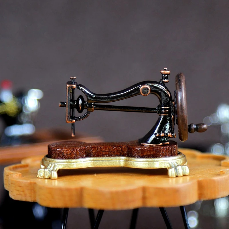 1Pcs 1:12 Dollhouse Miniature Sewing Machine Retro Furniture Model Home Decor Toy Doll House Accessories