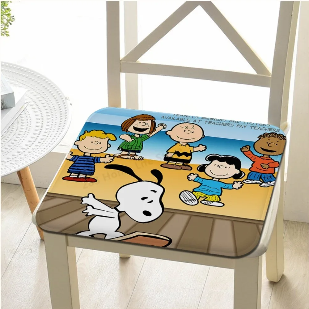 Funny S-Snoopy Cushion Mat Nordic Printing Chair Cushion Soft Office Car Seat Comfort Breathable 45x45cm Sofa Cushion