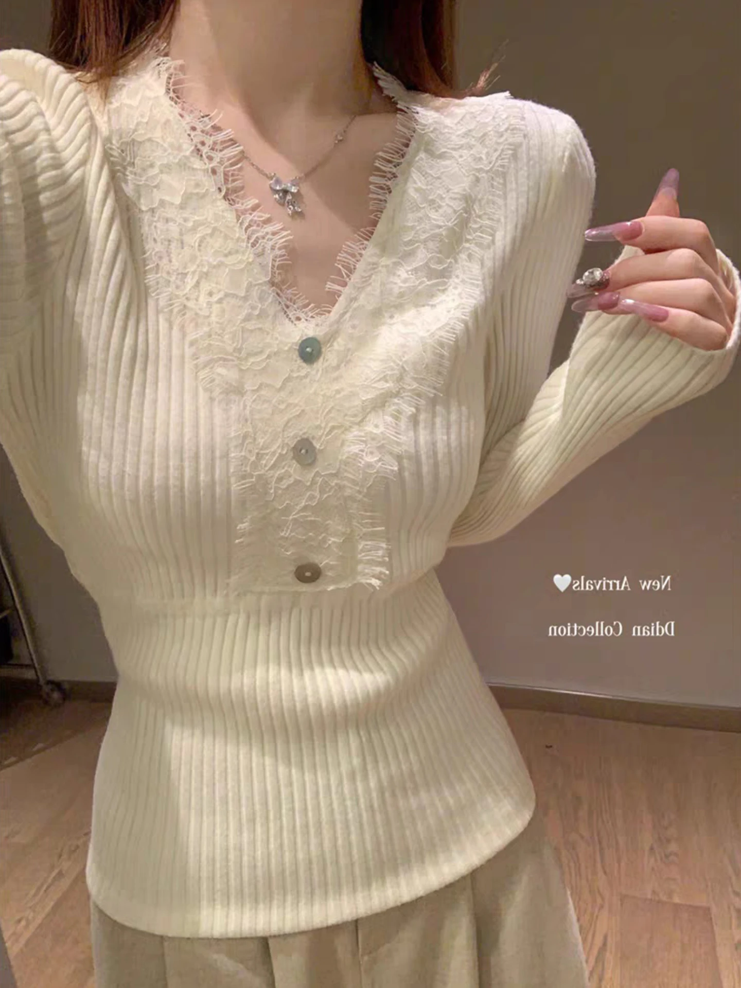 

Модный вязаный свитер с V-образным вырезом и кружевными вставками, с длинными рукавами, приталенный, зимний топ в корейском стиле, для повседневной носки, больших размеров, как нижний слой одежды