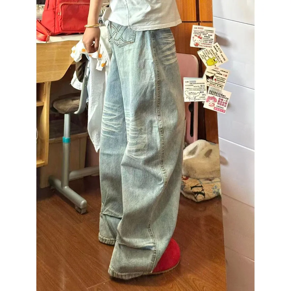 กางเกงยีนส์ทรงขากว้างสไตล์อเมริกันย้อนยุคสำหรับผู้หญิง ทรงหลวมตรง ยาว ใส่สบาย รุ่นใหม่สำหรับฤดูใบไม้ร่วง ช่วยให้ดูผอมเพรียว ทันสมัย