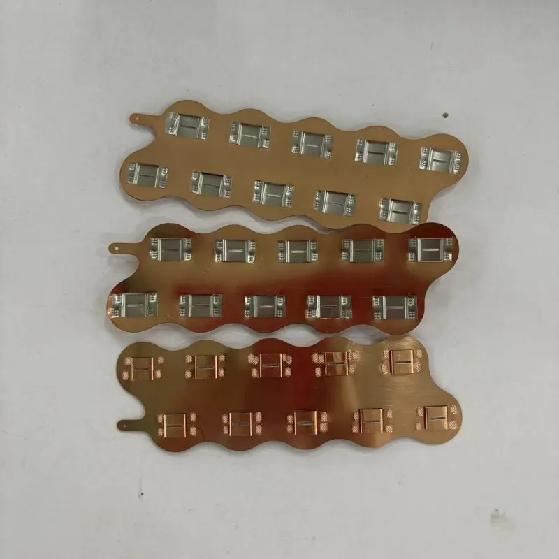 PunChron 21700-2* 20P バスバー ハニカム配置 銅ストリップコネクタ - usage example