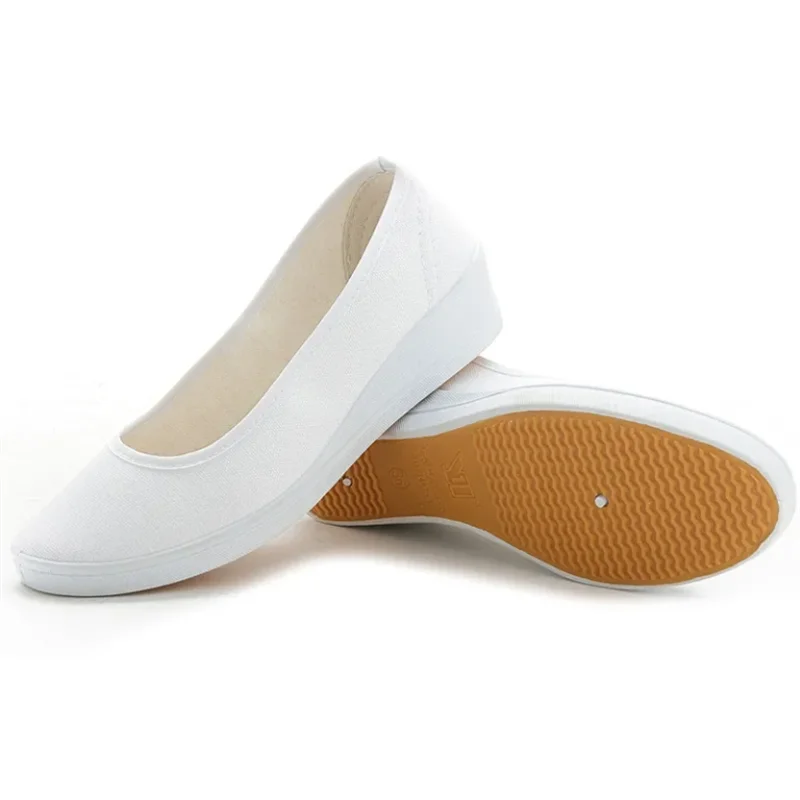 White Shoes for Women Cloth Nurse Shoes Slope Beauty Salon Workers\' Comfortable Flat Cotton Light Mouthed Solid Color Shoes