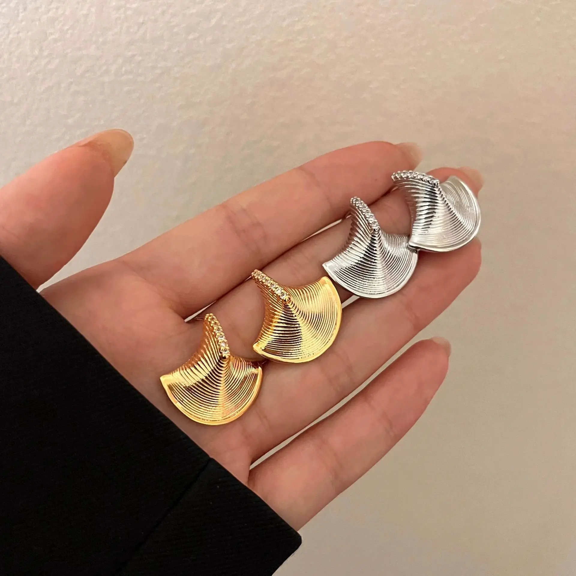 

New Exaggeration Ocean Scallops Texture Stainless Steel Stud Earrings for Women Trendy Accessories All-match Jewelry Daily Wear