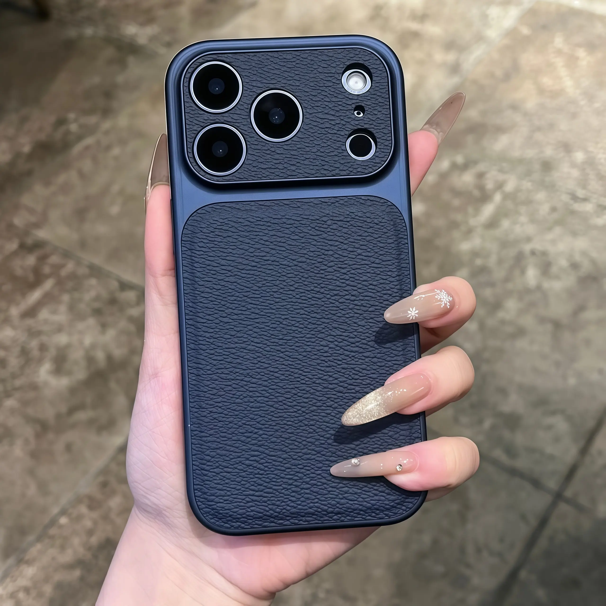 Оригинальный чехол для iPhone – обзор и цена Camera Leather Case