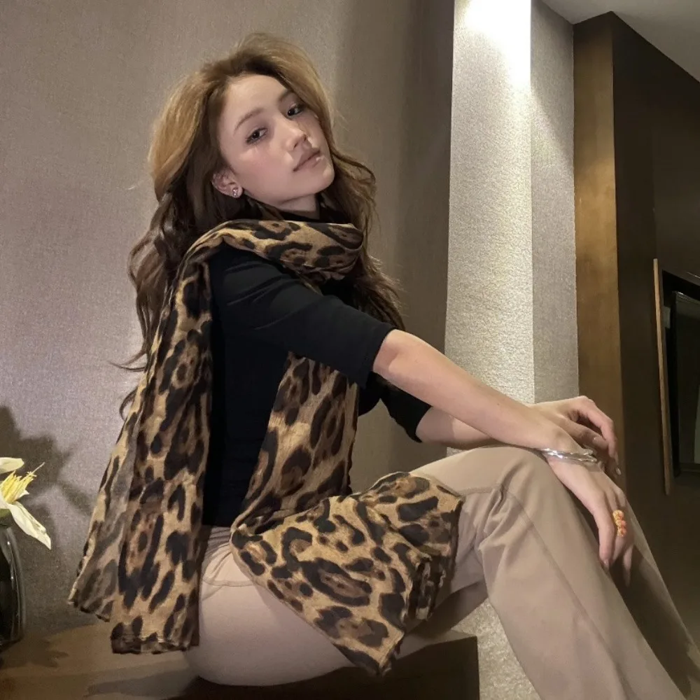 New Soft Leopard Print Scarf Thin Fabric Trendy Voile Headband Neckscarf Big Size Elegant Shawls Women Fashion