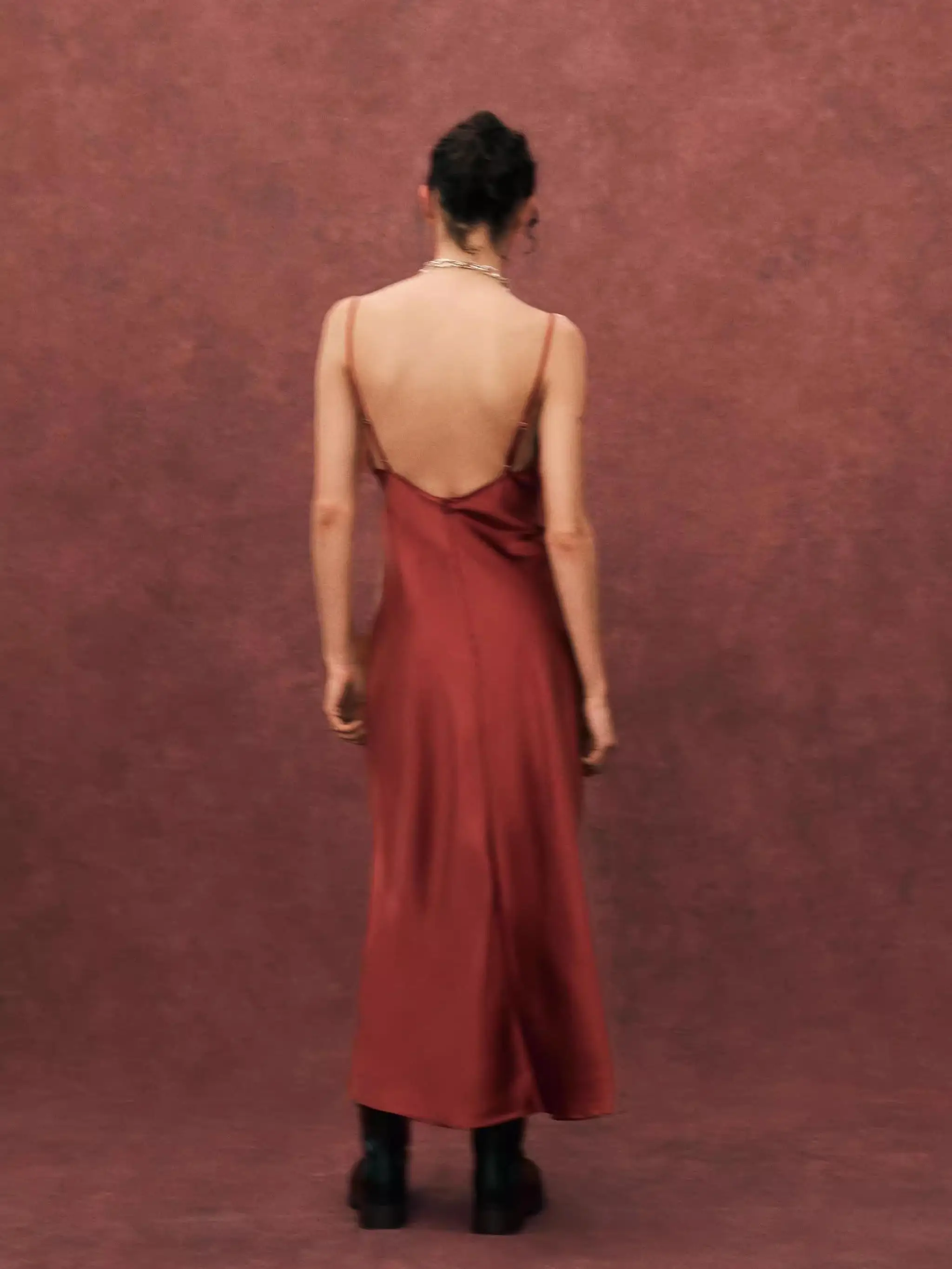 Spring Summer 2025 New Arrival Women's Commute High-End Silk Satin Bal V-Ne Dr Korean Sle Long Skirt without Sve