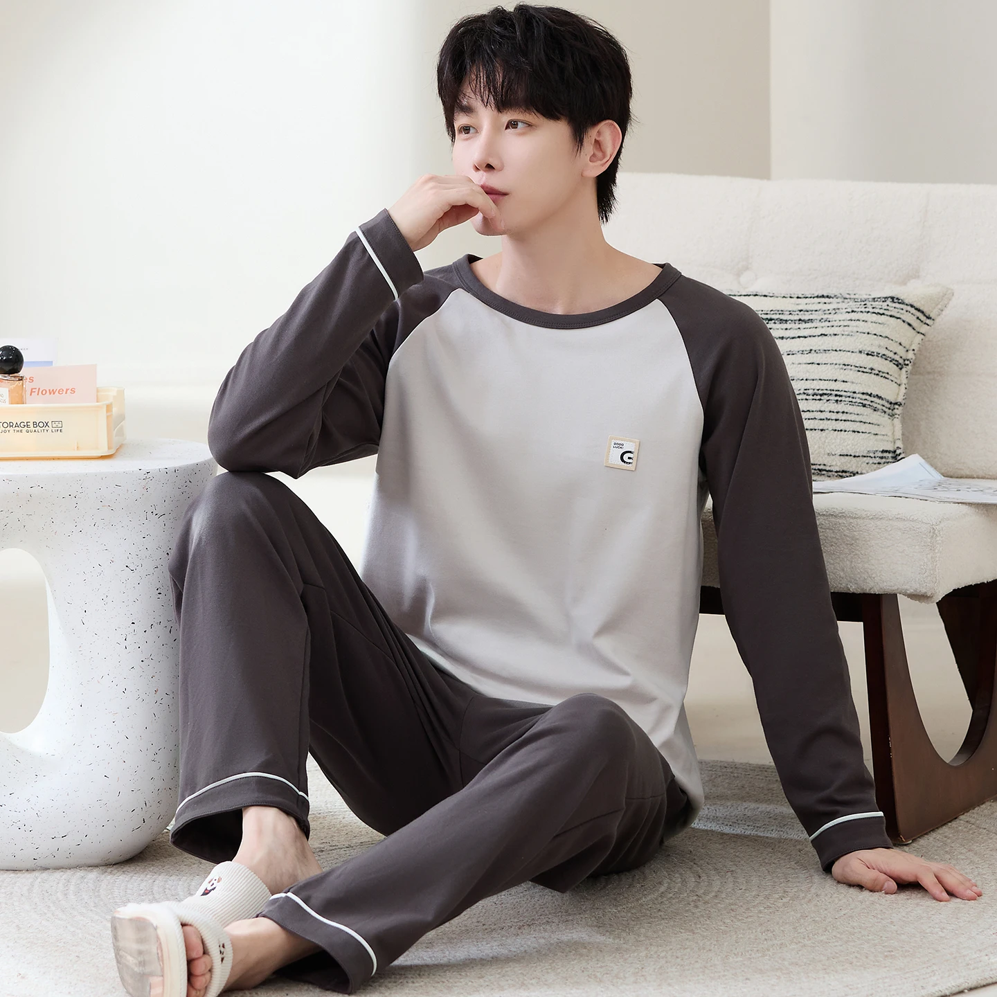2025年新作 メンズ向けコットンパジャマセット 2点セット 長袖トップスとパンツ ホームウェア 寝間着 男性用パジャマ