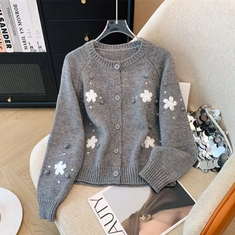 

Свитер с французской цветочной вышивкой, женский вязаный кардиган, осень-зима 2025, новый стиль, модная трикотажная куртка в стиле Харадзюку, женский топ