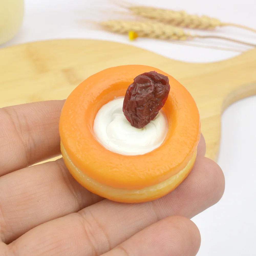 

Fake 4.5cm Cream Cookie with Fruit Nuts Cookie Model Food Accessory Artificial Food Gift Model Simulated Home Decor Decoration