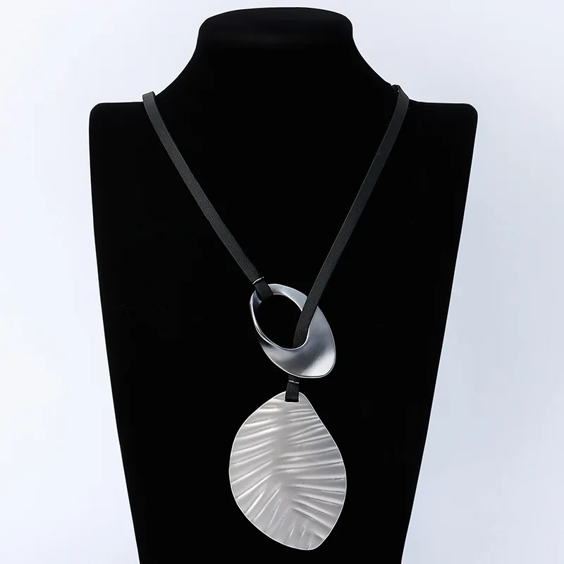 

DIY accessories special supply for new necklaces, European and American retro simple leaves, high ins wind sweater chain, women'