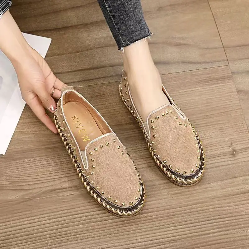 

Elegantes Mens Loafers Casual Shoes for Women Rivet Slip on Moccasins Breathable Male Driving Shoes Comfort Soft Dress Footwear