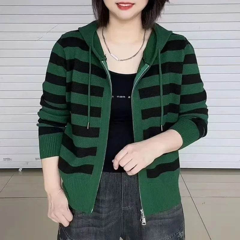 

Fashion Zipper Striped Hooded Sweater Cardigan Top Spring and Autumn Short Jacket Loose