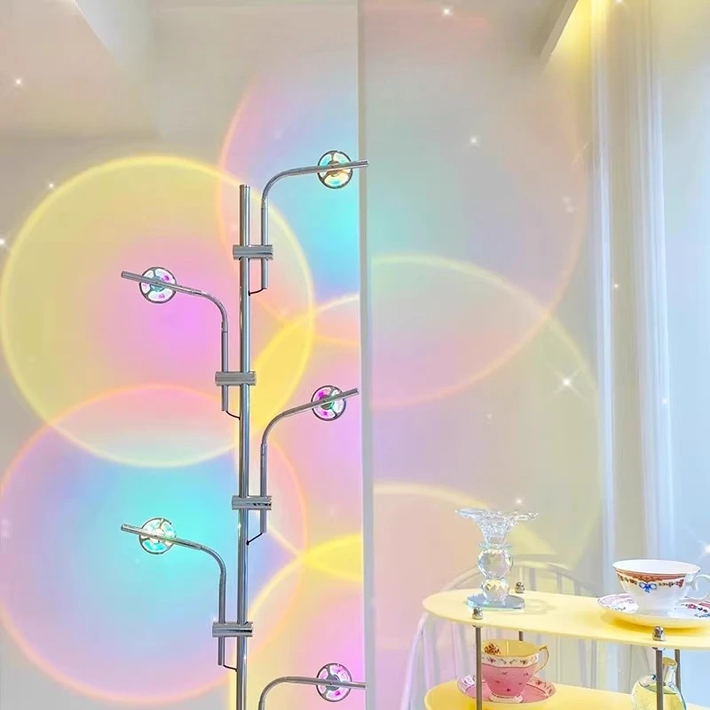 

The main lamp of the living room is light luxury and high-end, which is very beautiful. The floor lamp beauty salon atmosphere