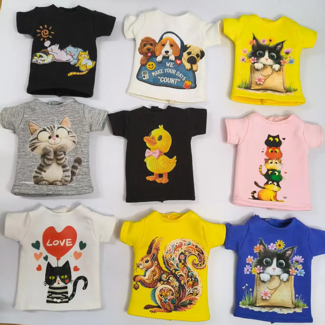 Handmade 30cm Doll Clothes OB24 1/6 Dolls Blyth Clothes, Cartoon Print Short T-Shirt + Striped Socks, Can Be Used for 1/6 Doll