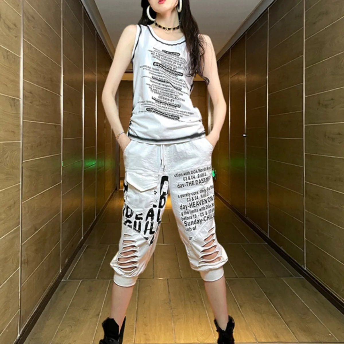 Fashionable Sleeveless Vest + Pant Two Piece Set Women Summer White Letter Print Matching Pant Set LX1016F1