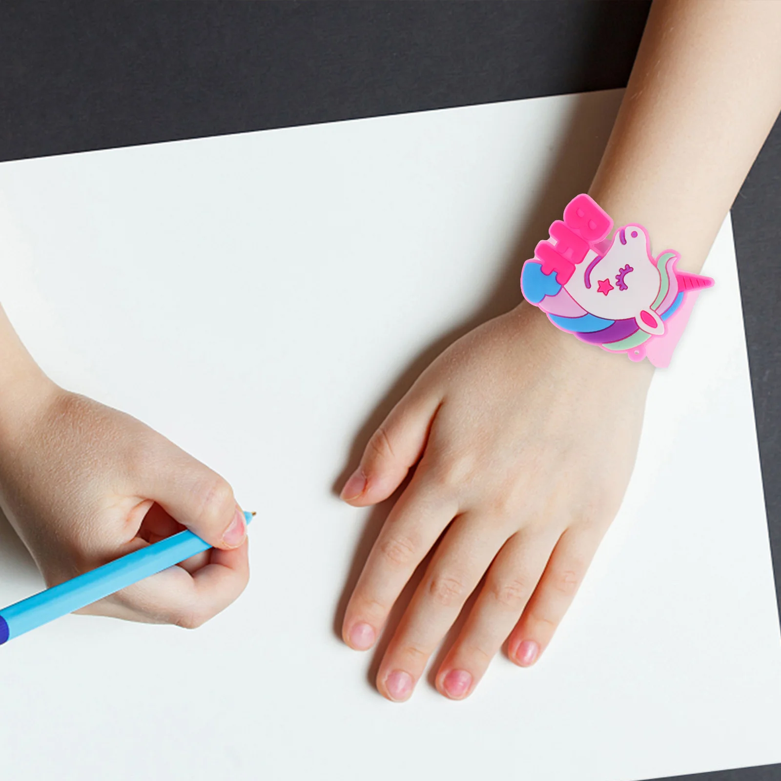 8 pezzi di fasce per schiaffo per bambini, braccialetti flessibili in silicone per feste di compleanno, artigianato scolastico di Halloween, divertenti decorazioni per il polso, regali